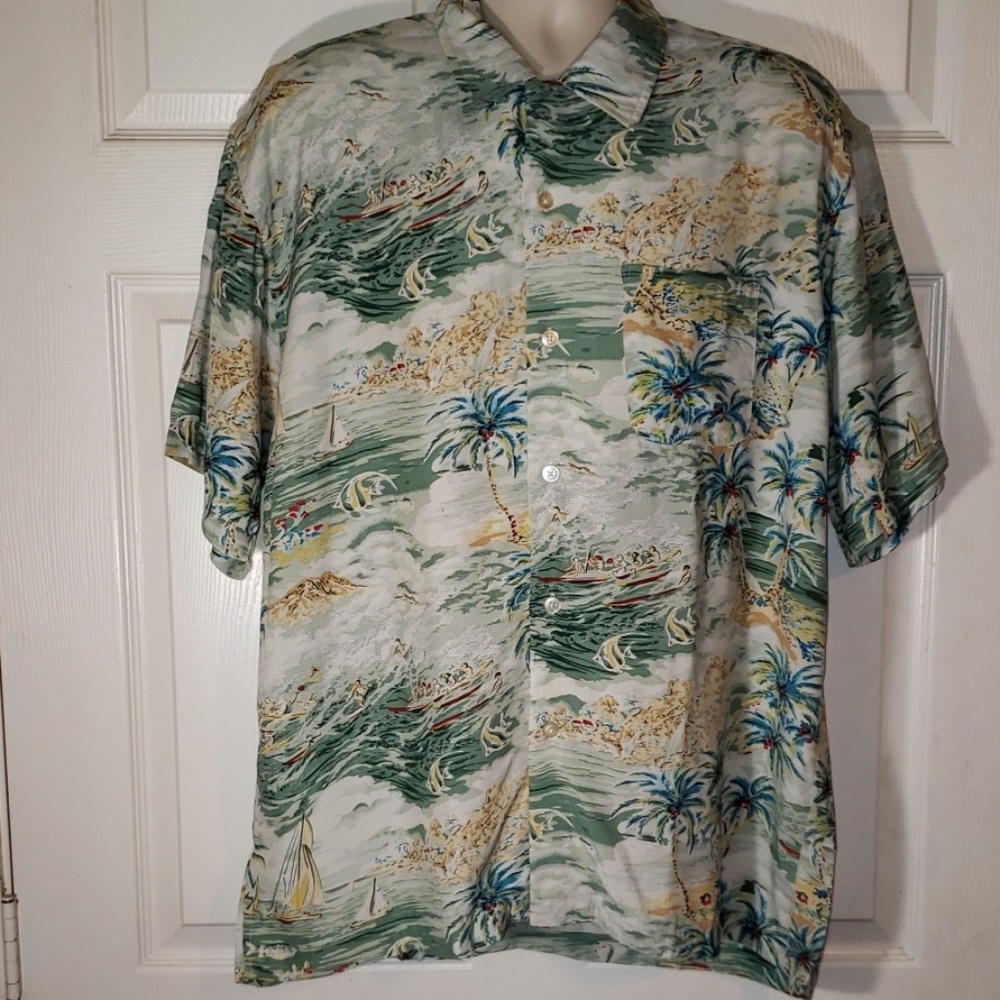 American eagle mens m green Hawaiian shirt